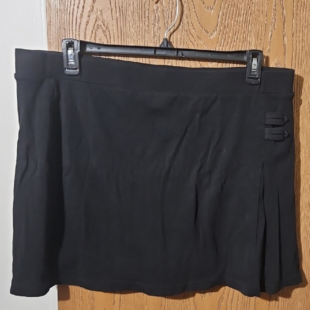 Black Skort